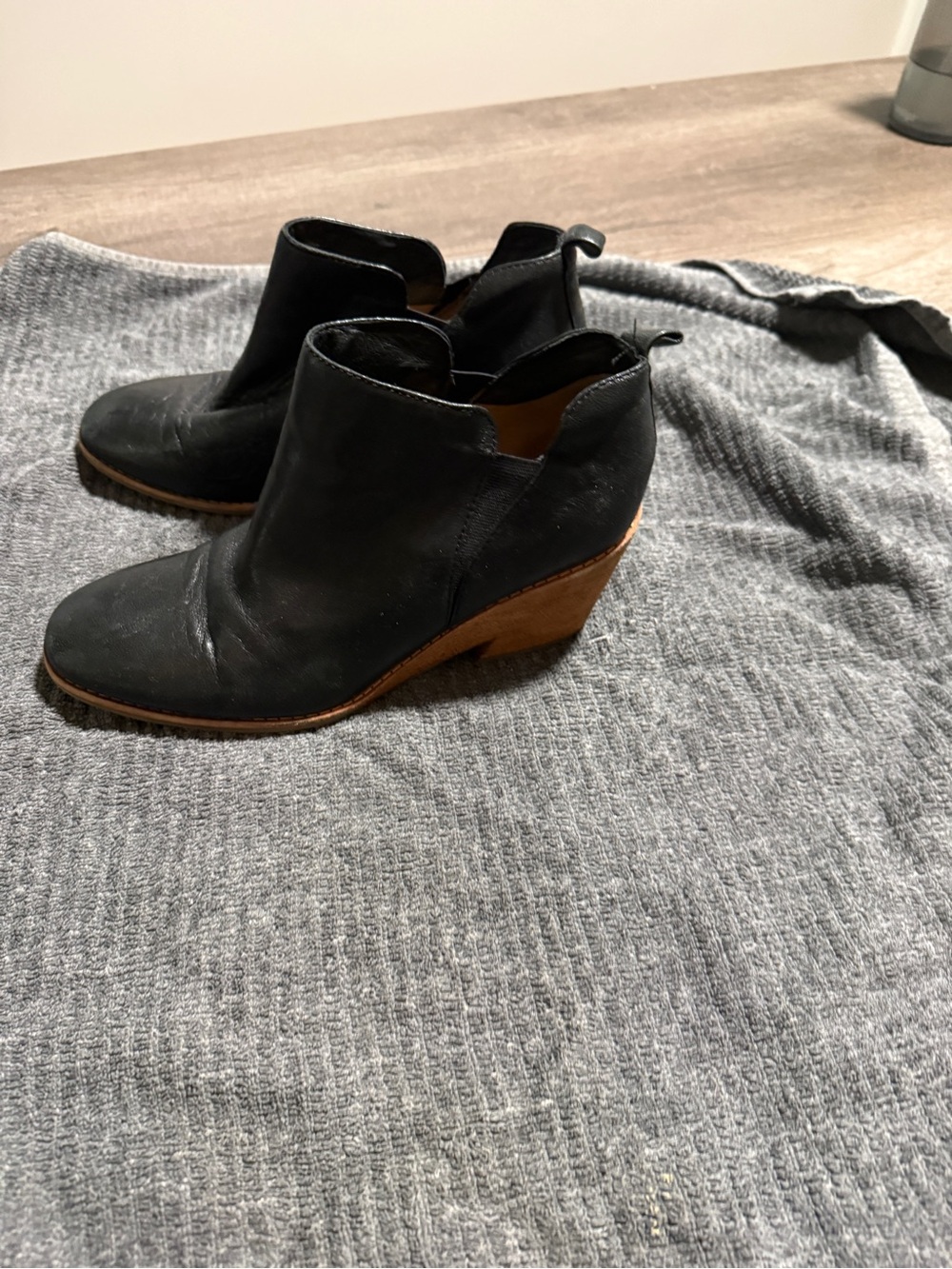 Black Leather Ankle boots with wedge heel